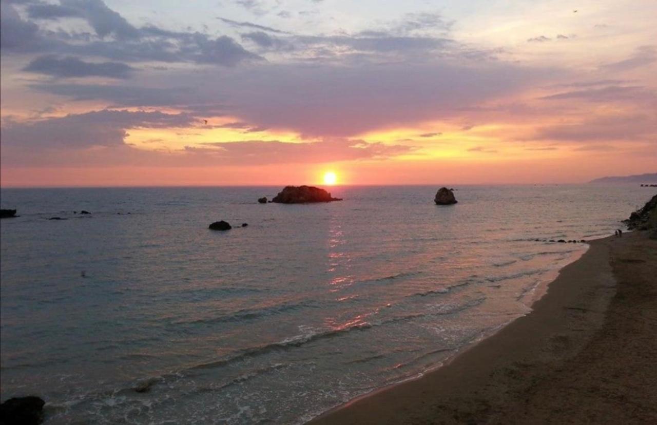 Stefanias Prasoudi Beach Ágios Matthaíos Extérieur photo
