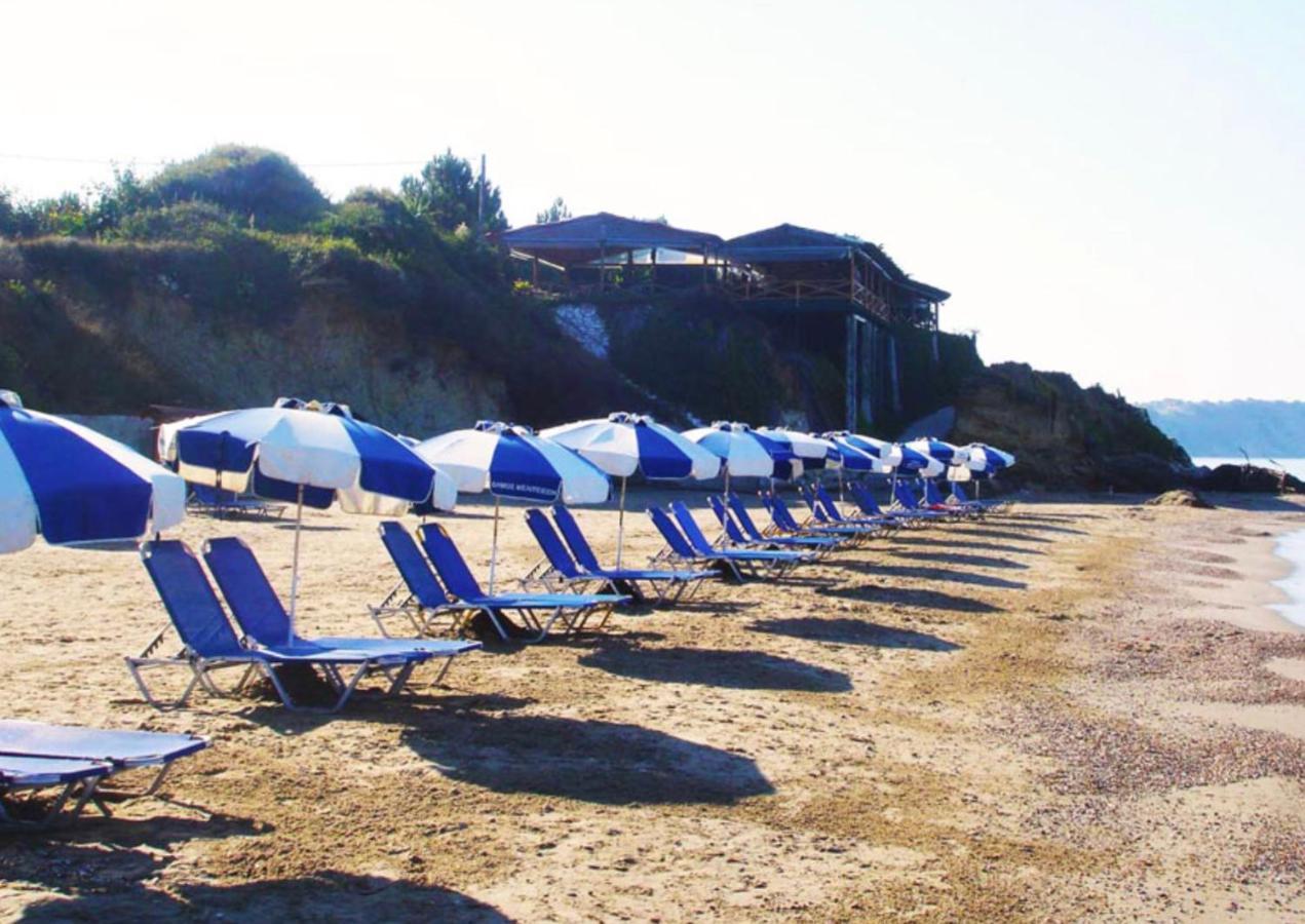 Stefanias Prasoudi Beach Ágios Matthaíos Extérieur photo